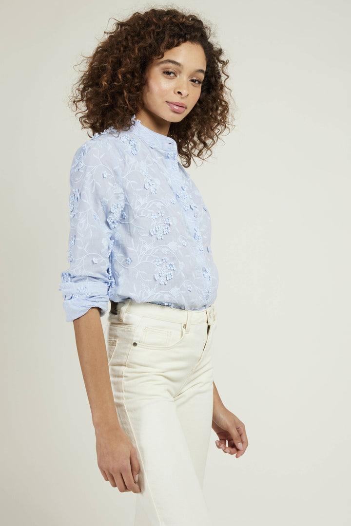 Andy & Lucy Paris - ORCHID - Embossed lace blouse - SKY