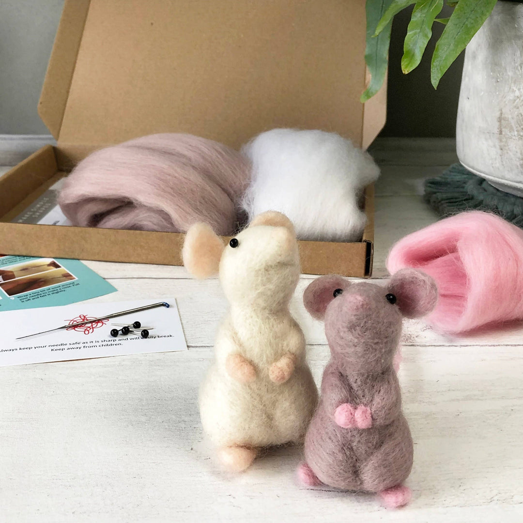 Bergin & Bath - Needle Felting Kit - Mouse - Learn To Make TWO Cute Mice - C