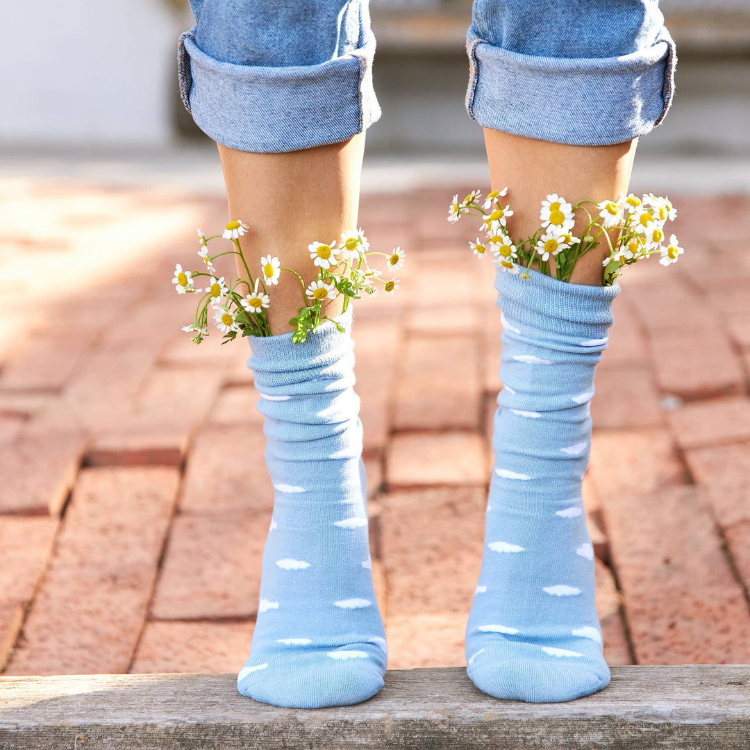 Conscious Step - Socks that Support Mental Health (Floating Clouds)