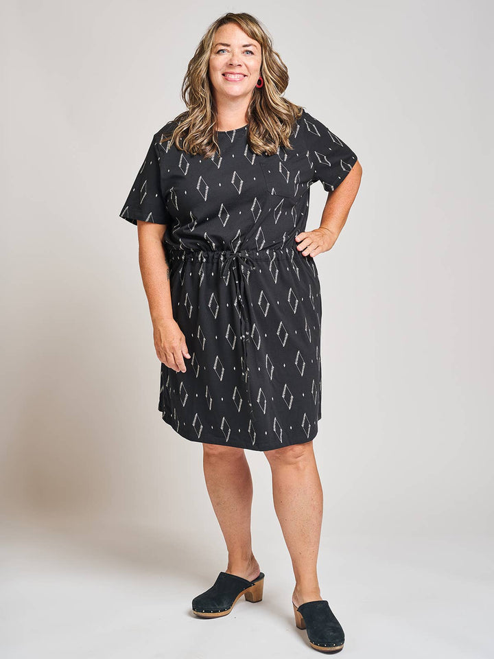 Mata Traders - Abby Drawstring Plus Size Dress Diamond Vine Black