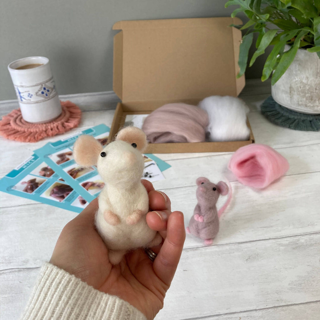 Bergin & Bath - Needle Felting Kit - Mouse - Learn To Make TWO Cute Mice - C