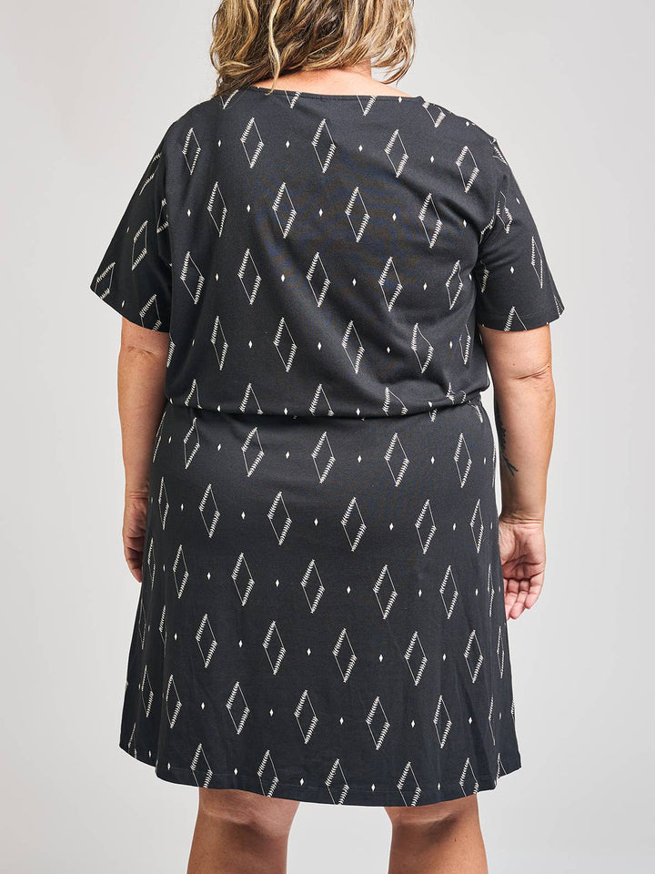 Mata Traders - Abby Drawstring Plus Size Dress Diamond Vine Black