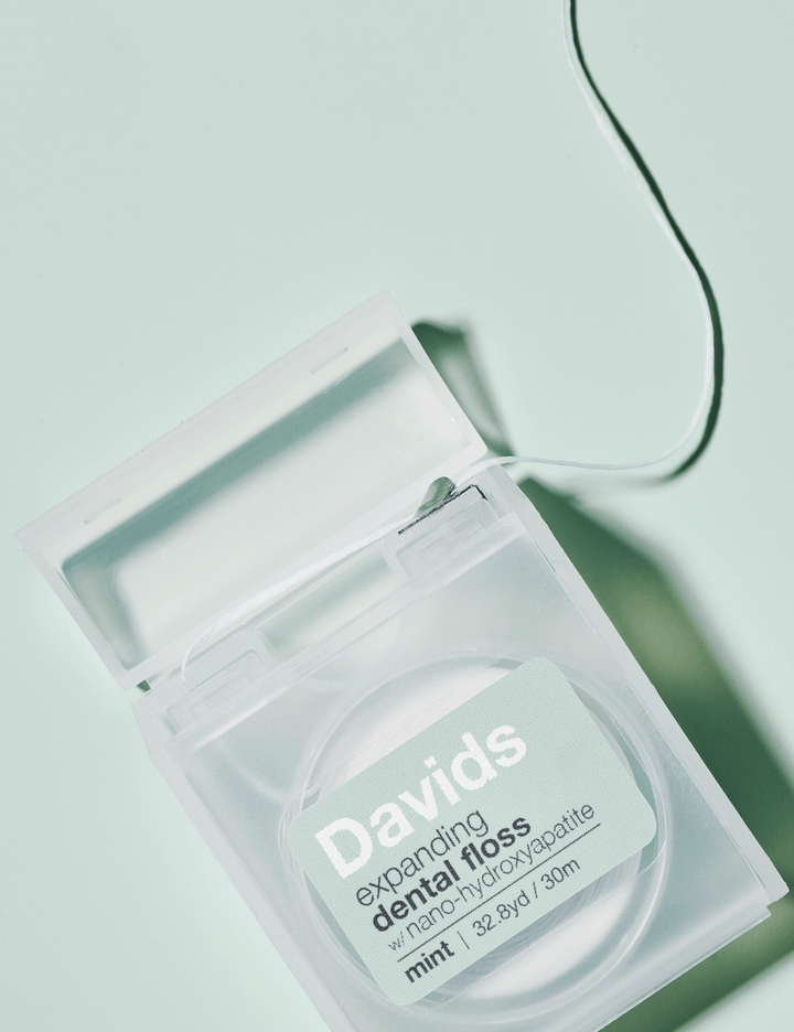 Davids Naturals- Davids expanding dental floss / refillable dispenser / mint